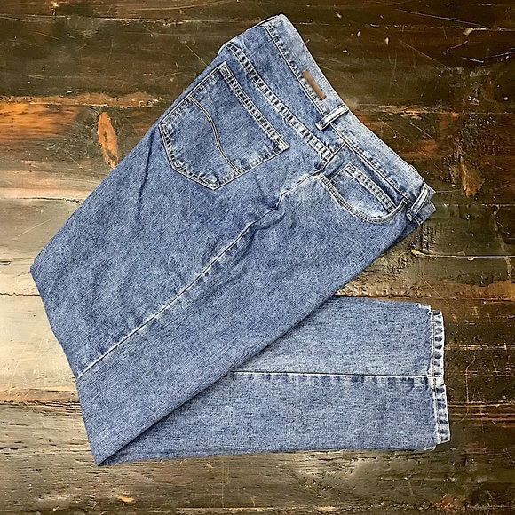 Super Relaxed Fit Lee Jeans! - Picture 9 of 10